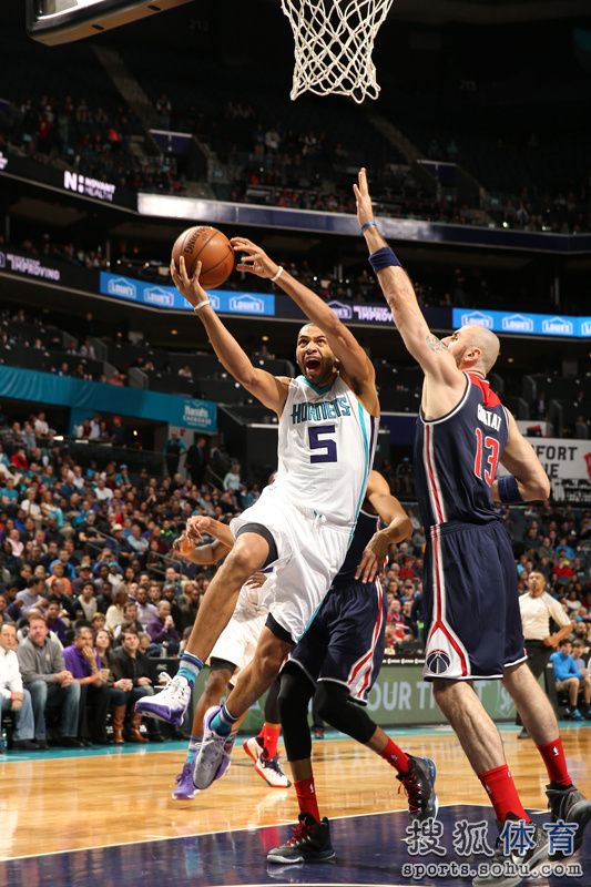 西班牙男篮翻盘奇才，巴图姆制霸全场