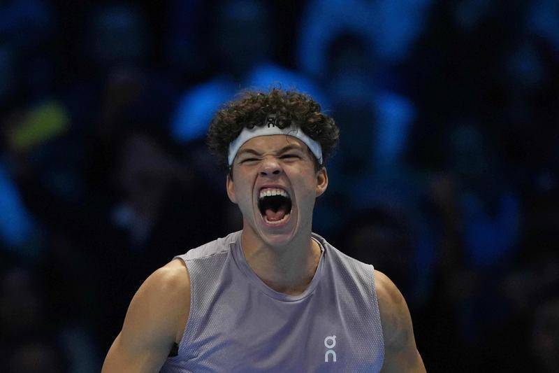 关于ATP总决赛险胜拉沃尔杯,兹维列夫带队取胜的信息 关于ATP总决赛险胜拉沃尔杯,兹维列夫带队取胜的信息