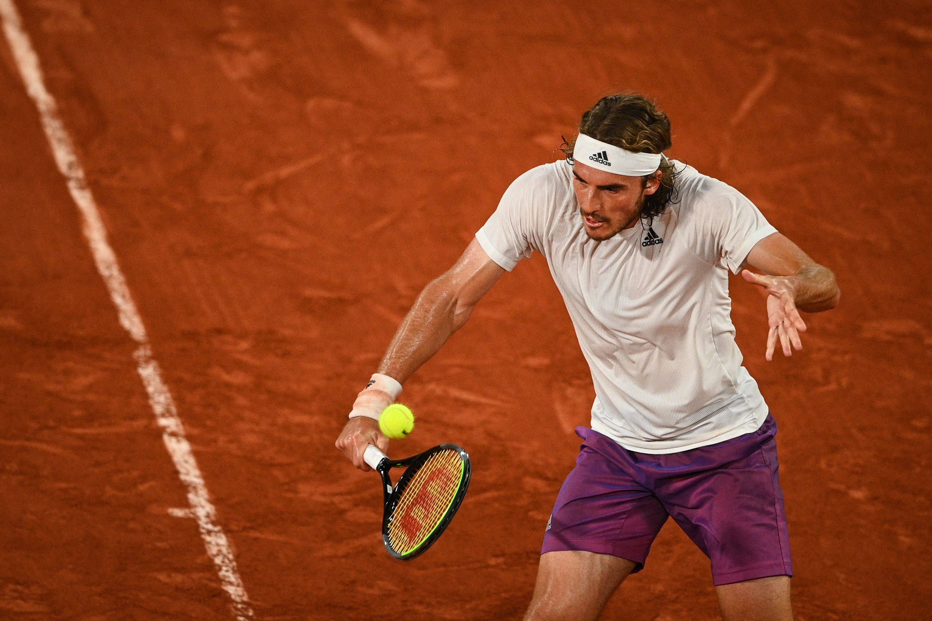 爱游戏娱乐-法网轻取温网，西西帕斯状态火热