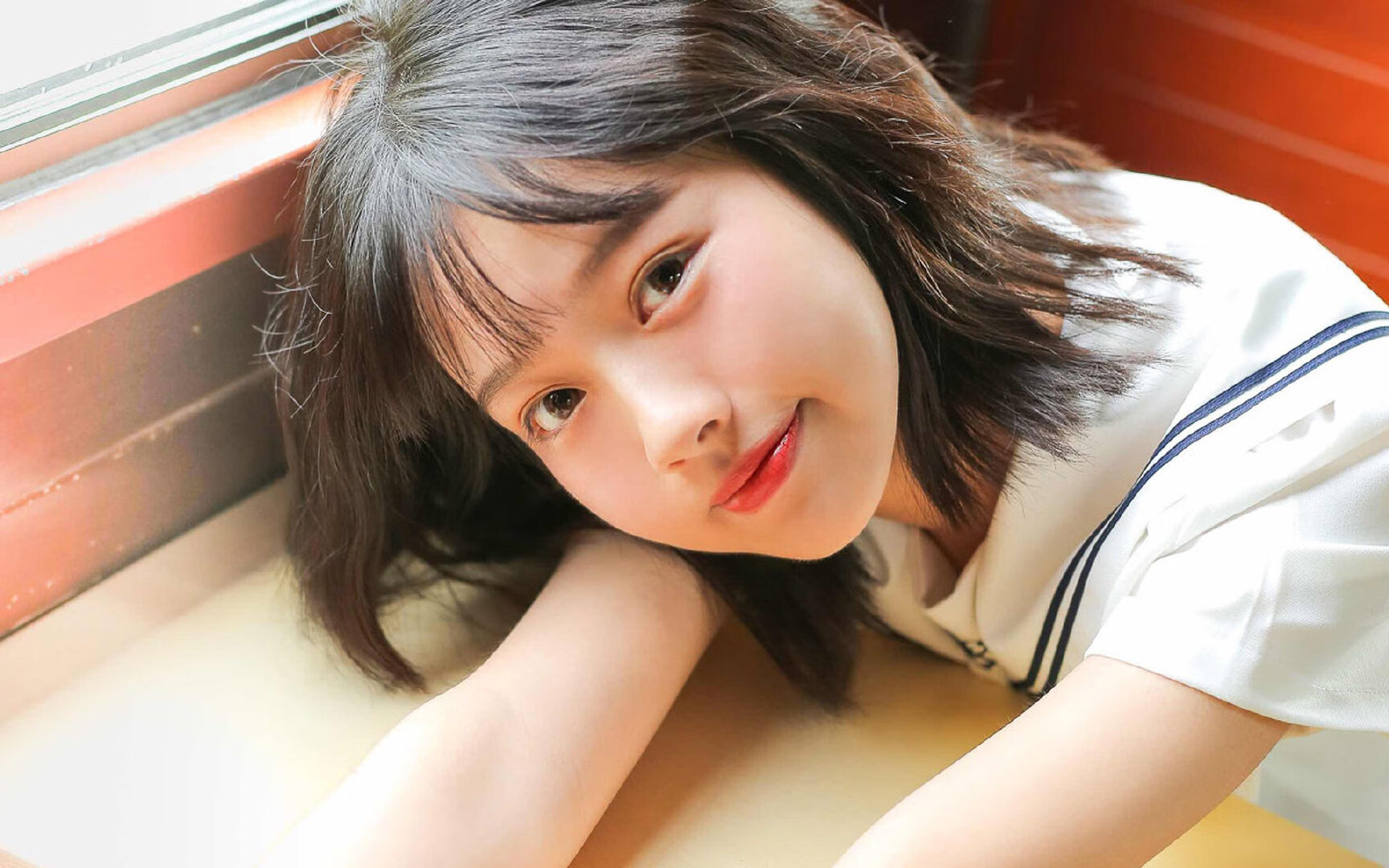 爱游戏在线-欧冠决赛上演米兰德比，基耶萨闪耀圣西罗，红黑军团决胜局带走胜利